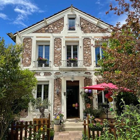 Petit Studio De La Maison Du Bonheur - Rez De Jardin Apartment Вилие-сюр-Марн Екстериор снимка