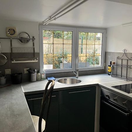 Petit Studio De La Maison Du Bonheur - Rez De Jardin Apartment Вилие-сюр-Марн Екстериор снимка