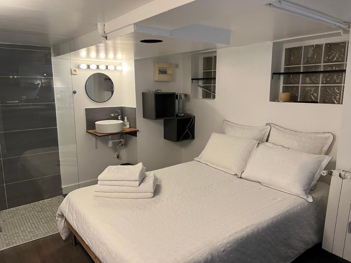 Petit Studio De La Maison Du Bonheur - Rez De Jardin Apartment Вилие-сюр-Марн Екстериор снимка